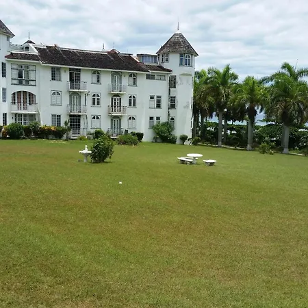 Seacastles Beach Apartments